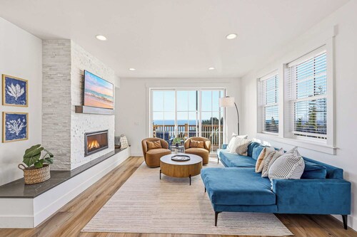Family friendly home with ocean views private hot tub foosball table and gas grill