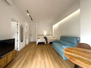 Interior - Skol 129 - Bright Renovated Beachfront Studio with Seaside Views (Marbella)