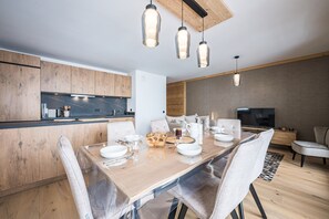 Dining - Les Chalets de L'Aiguille C203 (Le Grand Bornand)