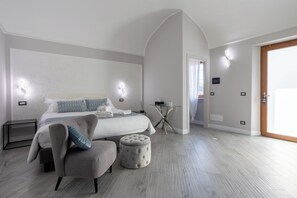 Room - Cozy studio apartment within walking distance of hospital (Vercelli)