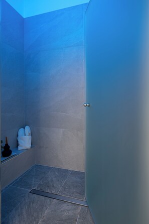 Spa - Cozy studio apartment within walking distance of hospital (Vercelli)