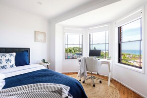 Desk, free WiFi, bed sheets - Oceans 21 Caves Beach • 5BR • Sleeps 13 • Ocean Views (Caves Beach)