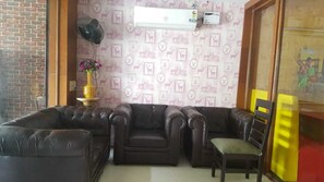 Double or Twin Room, Balcony, City View | Champagne service