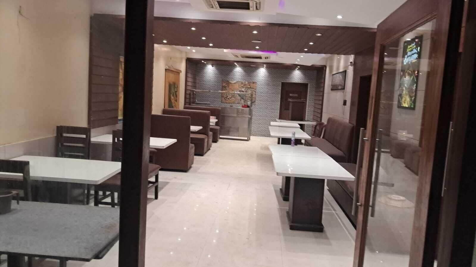 双人房或双床房, 阳台, 城市景观 | 香槟服务