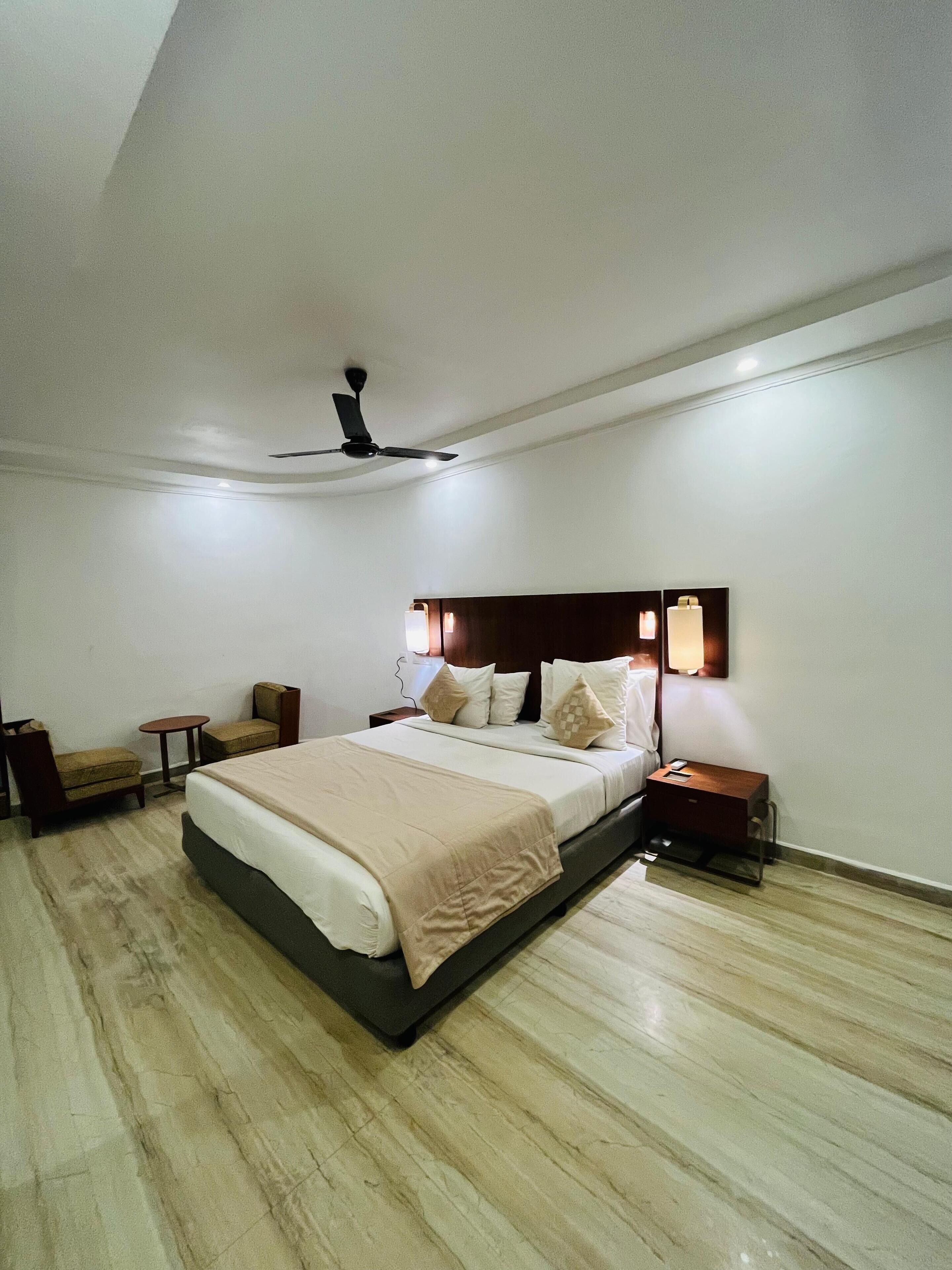 Double or Twin Room, Balcony, City View | Champagne service