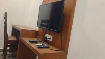 Double or Twin Room, Balcony, City View | Champagne service