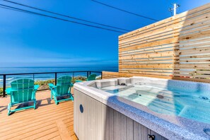 Outdoor spa tub - Oceanfront dog friendly home with hot tub and huge view steps to beach access (Lincoln City)