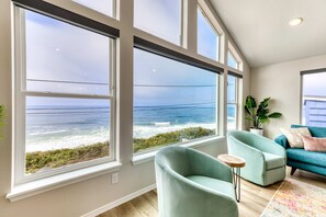 Interior - Oceanfront dog friendly home with hot tub and huge view steps to beach access (Lincoln City)