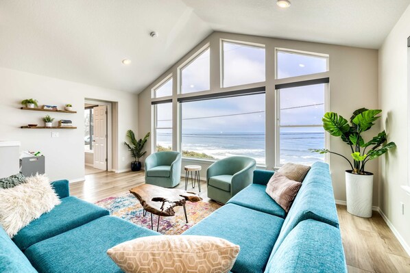 TV, fireplace, offices - Oceanfront dog friendly home with hot tub and huge view steps to beach access (Lincoln City)