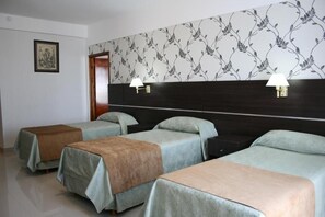 خزنة داخل الغرفة وواي فاي مجانًا