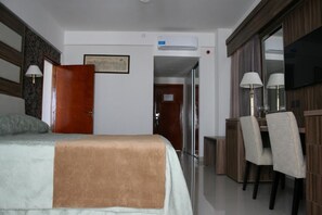 In-room safe, free WiFi - Hotel El Aguila del Tuyu (San Clemente)