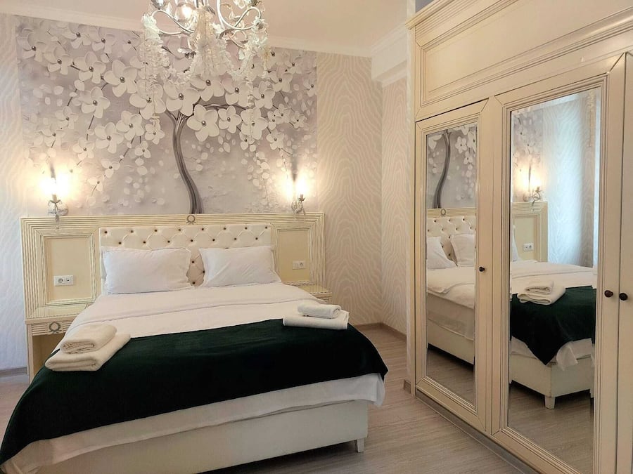 Deluxe Double Room, Balcony | In-room safe, iron/ironing board (on request), free WiFi, bed sheets