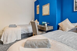 4 quartos, ferros/tábuas de passar roupa, Wi-Fi de cortesia