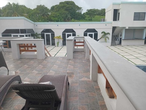 Luxeley Hotel and Suites