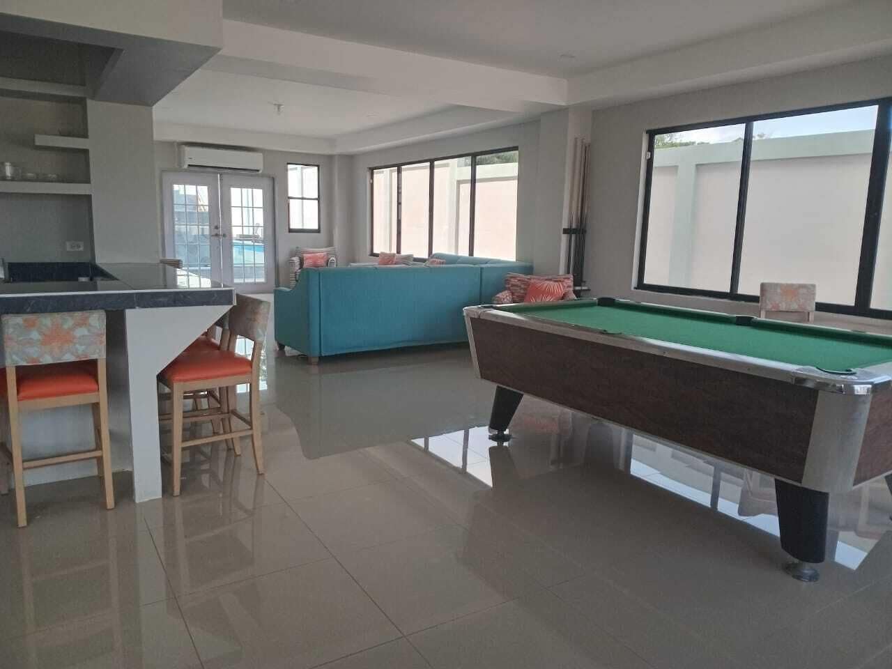 Bar (en la propiedad)