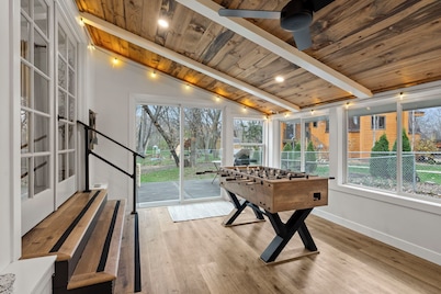 *NEW* Modern Minnetonka Haven | Porch, Fire Pit, Yard