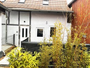 Property grounds - Cosy and chic detached house near Strasbourg in a quiet location (Achenheim)