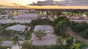 Exterior - The Tide: 2 Miles to Atlantic Ave - Walk to Beach (Delray Beach)