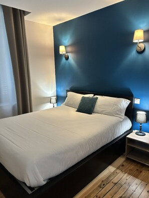 Standard Apartment, City View | Premium bedding, individually decorated, blackout drapes - RESIDENCE PLAISANCE (Châtel-Guyon)
