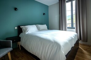 Rideaux occultants, fer et planche à repasser, Wi-Fi gratuit