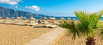 Villa Zara - Three Bedroom Villa, Sleeps 9