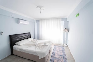 WiFi, bed sheets