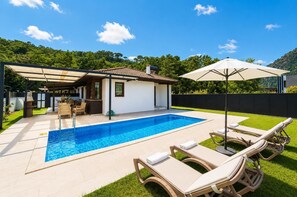 Pool - Villa Larisa - Two Bedroom Villa, Sleeps 6 (Mergenli)