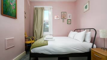 1 bedroom, iron/ironing board, free WiFi, bed sheets