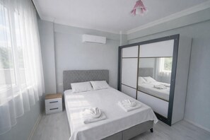 WiFi, bed sheets