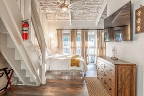 Iron/ironing board, free WiFi, bed sheets - Modern Mountain Condo Steps from Town 642 (Mammoth Lakes)