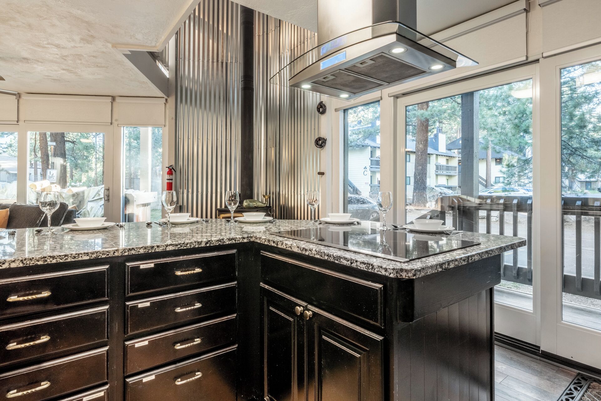 冰箱、微波炉、烤箱、炉灶