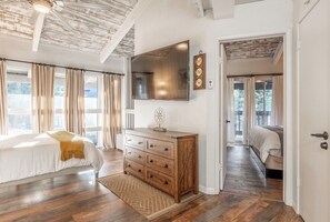 熨斗/熨衣板、免费 WiFi、床单