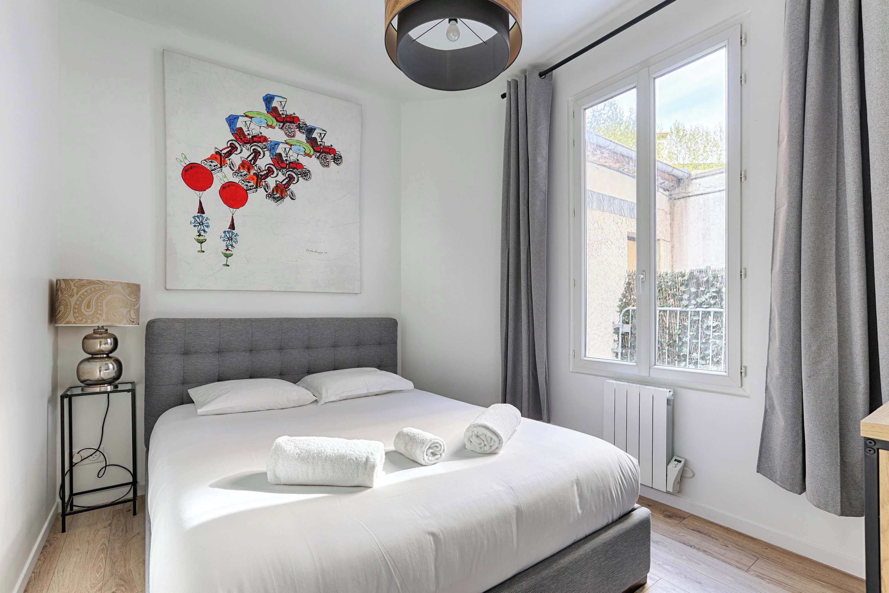 Iron/ironing board, WiFi, bed sheets