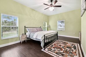 5 bedrooms, iron/ironing board, free WiFi, bed sheets