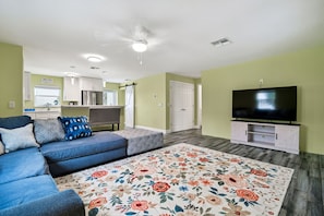 Een smart-tv en een open haard