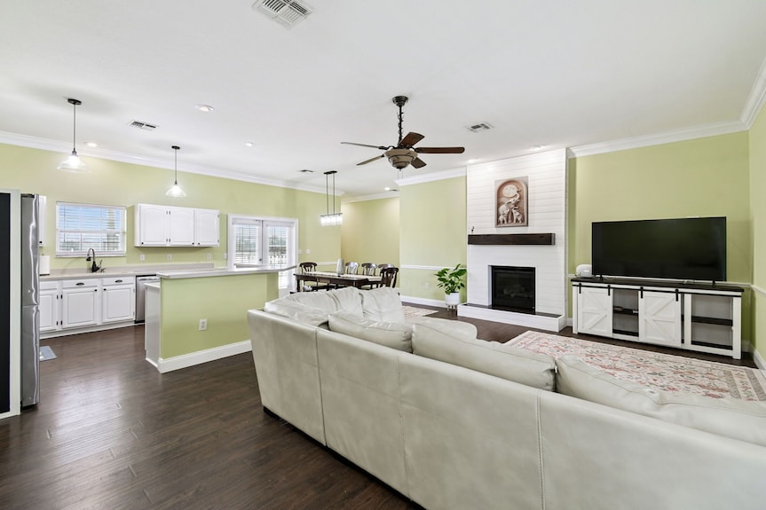 Two Attached Homes / Pool Ideal For Multi-family Vacations & Large Groups - Dade City, FL