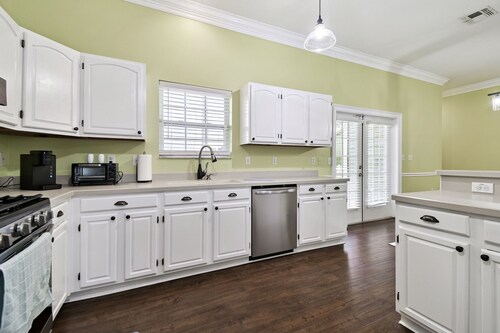 Two Attached Homes / Pool — Ideal for Multi-Family Vacations & Large Groups