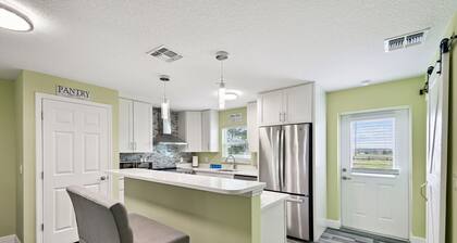 Two Attached Homes / Pool — Ideal for Multi-Family Vacations & Large Groups