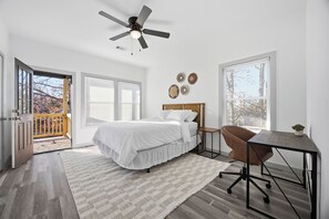 Room - Modern 3BR • Minutes to Downtown & Mercedes-Benz (Atlanta)