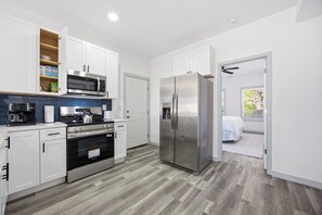 Private kitchen - Modern 3BR • Minutes to Downtown & Mercedes-Benz (Atlanta)