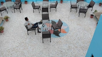 Breakfast, lunch, dinner served; Indian cuisine