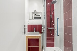 Shower, hair dryer, towels - Villa 3 Palmiers – Provençal Relaxation in the Heart of Fréjus (Fréjus)