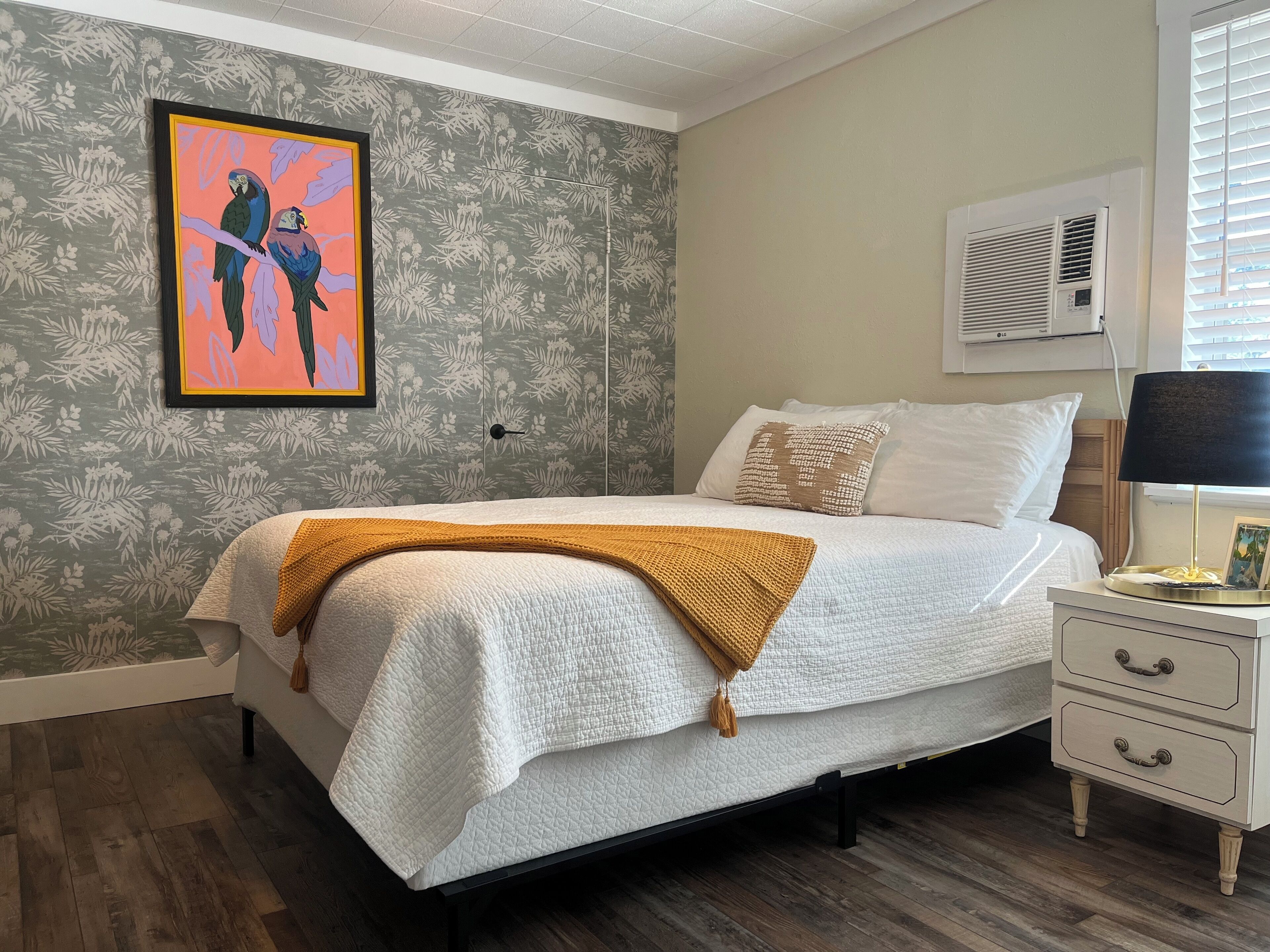 Classic Studio, Non Smoking | Iron/ironing board, free WiFi