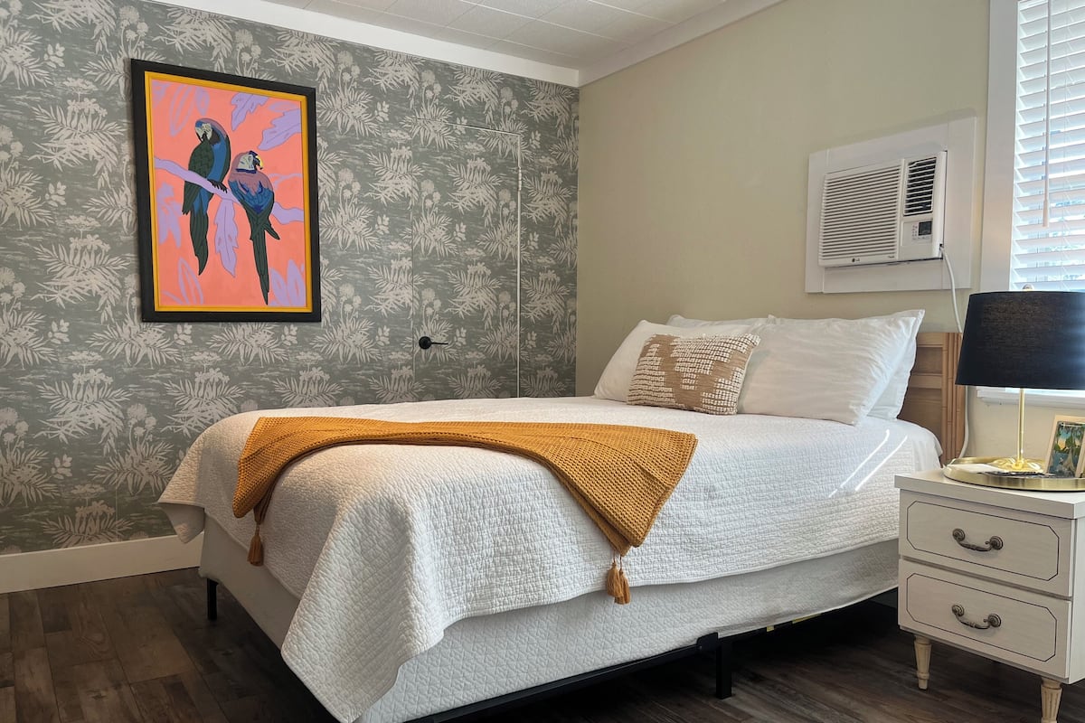 Classic Studio, Non Smoking | Iron/ironing board, free WiFi