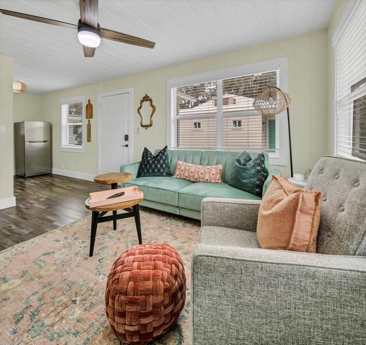 패밀리 방갈로, 금연 | 거실 공간