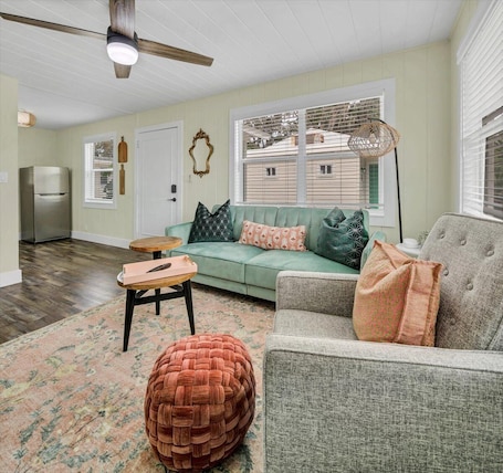 Family Bungalow, Non Smoking | Living area. Safety Harbor Motel