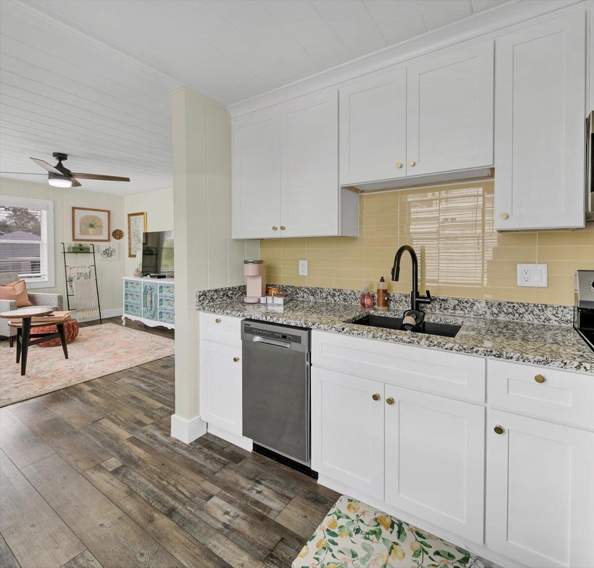 Family Bungalow, Non Smoking | Private kitchen | Microwave, high chair