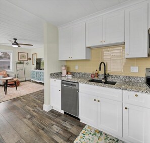 Bungalow familiare, non fumatori | Cucina privata | Microonde, seggiolone