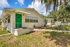 Family Apartment, Non Smoking | Exterior - Safety Harbor Motel (Safety Harbor)