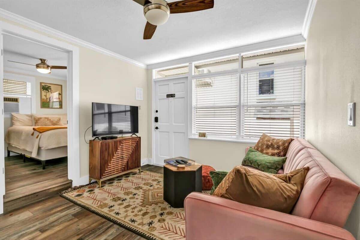 Deluxe Suite, Non Smoking | Iron/ironing board, free WiFi